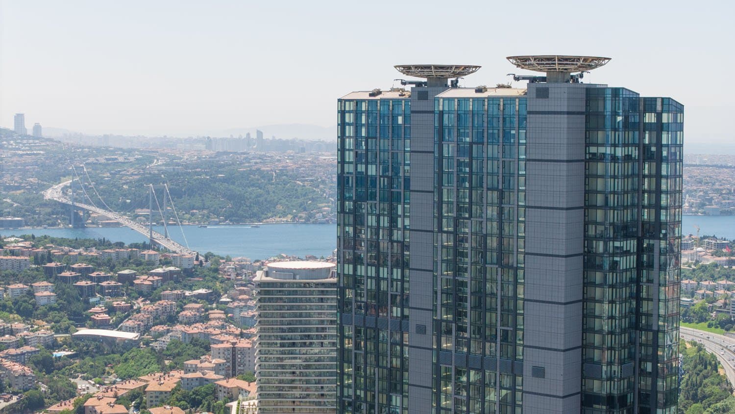 Çiftçi Tower آپارتمان 3+1 با دید مستقیم به تنگه بسفر — طبقه بالا